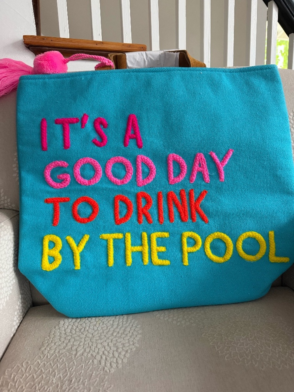 Pool Tote - Picture 1 of 4